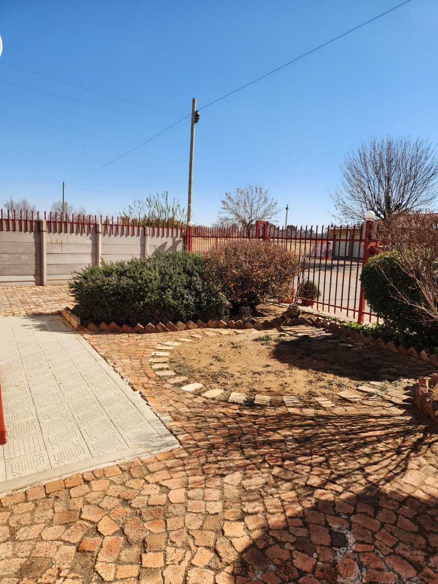 7 Bedroom Property for Sale in Hennenman Free State